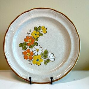 SET OF 3 1970’s Spring Garden Baroque Hearthside Stoneware 10.5” Plates EUC
